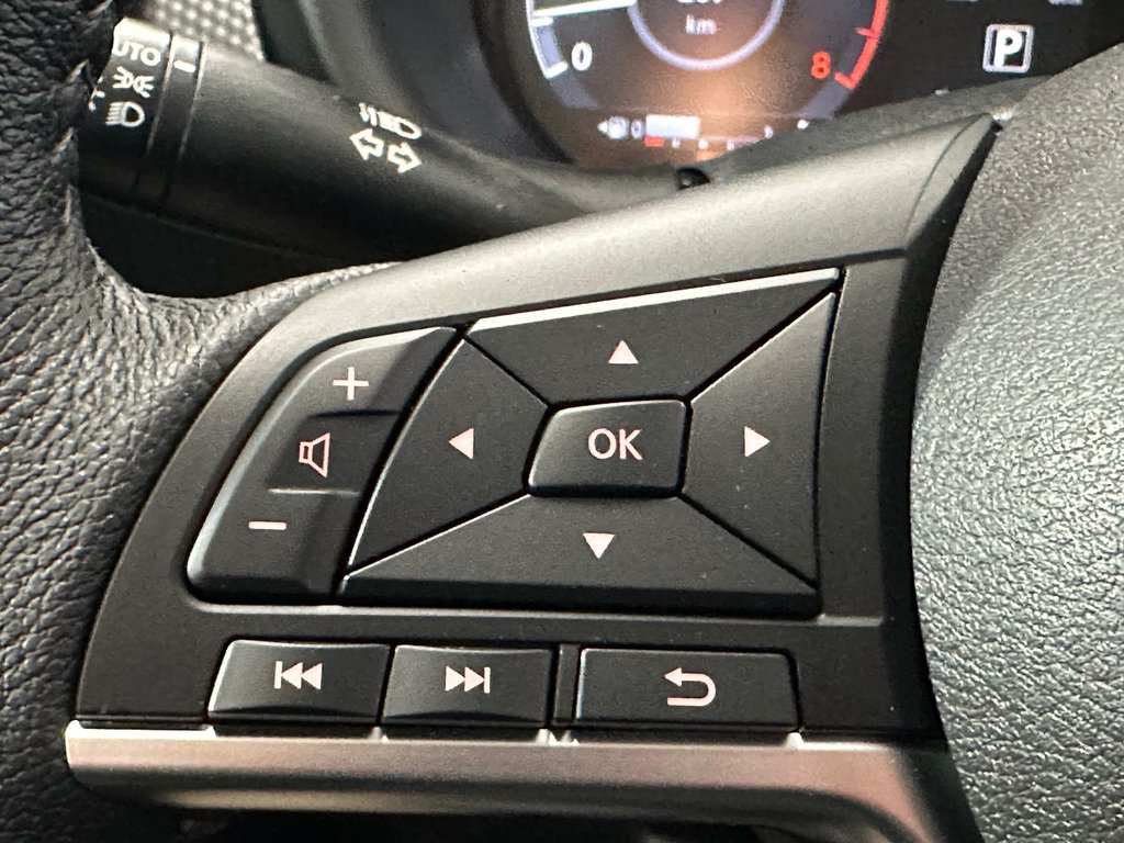 2025 Nissan Kicks Play SV in Cowansville, Quebec - 17 - w1024h768px