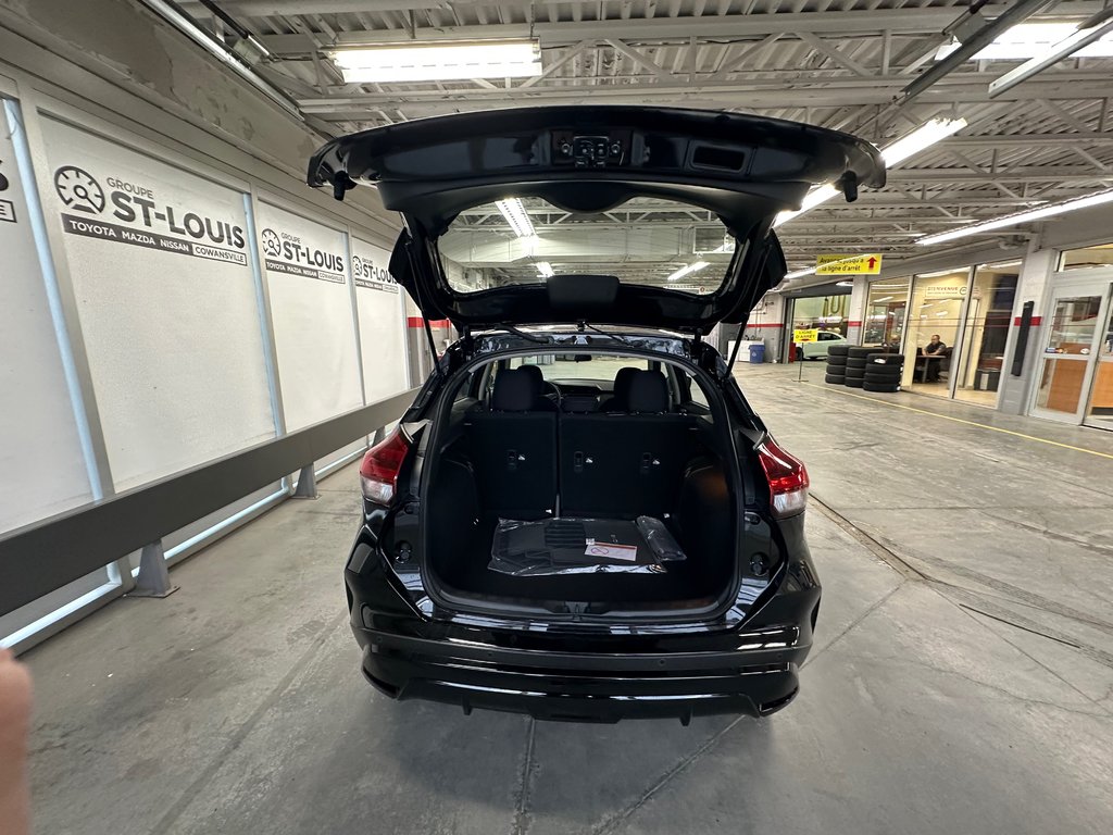 Nissan Kicks Play SV 2025 à Cowansville, Québec - 4 - w1024h768px