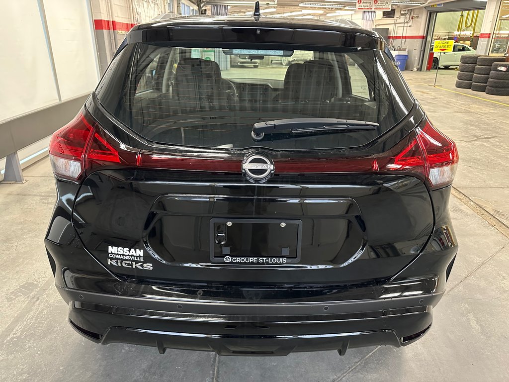 Nissan Kicks Play SV 2025 à Cowansville, Québec - 3 - w1024h768px