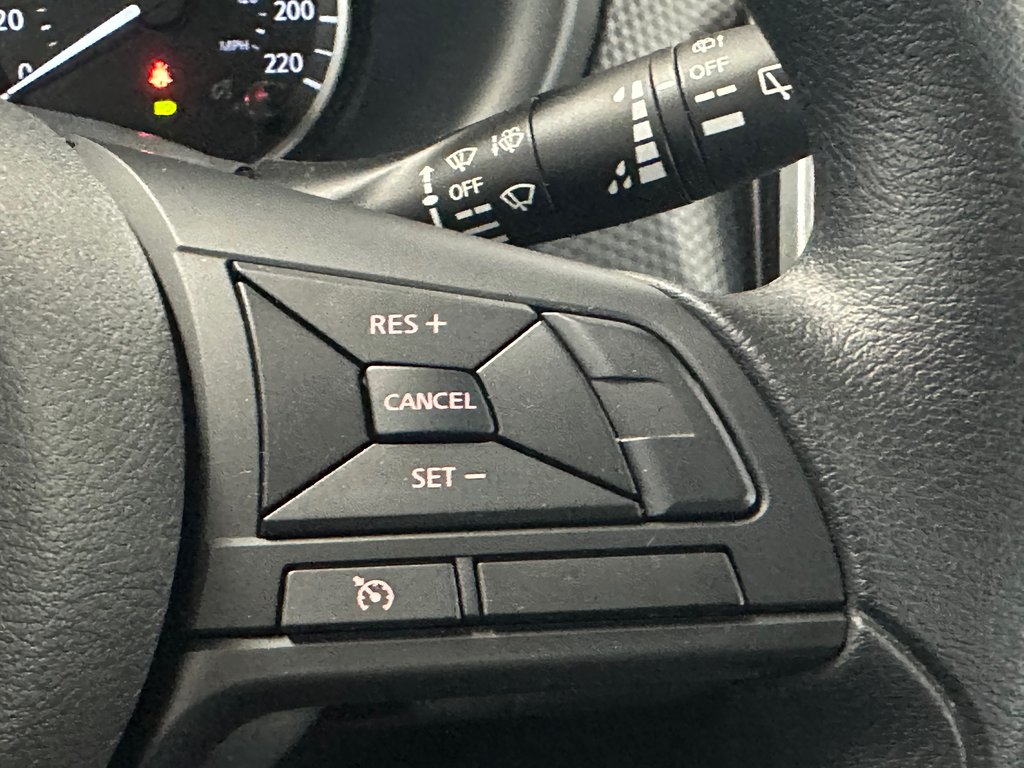 2025 Nissan Kicks Play S in Cowansville, Quebec - 29 - w1024h768px