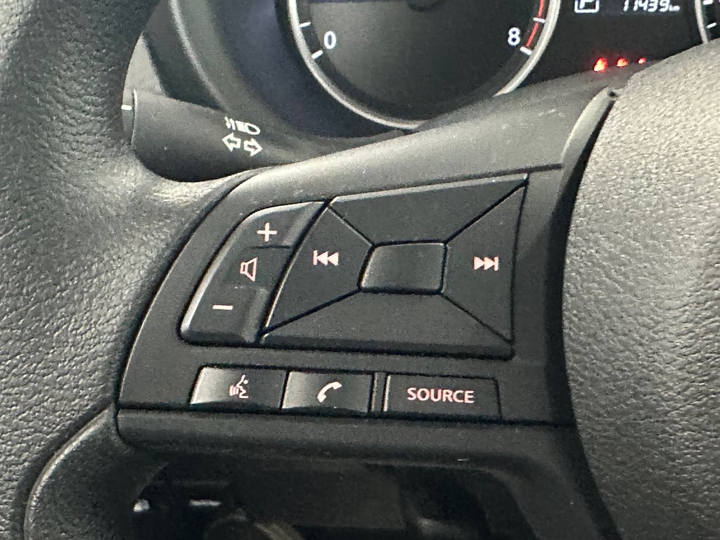 2025 Nissan Kicks Play S in Cowansville, Quebec - 31 - w1024h768px