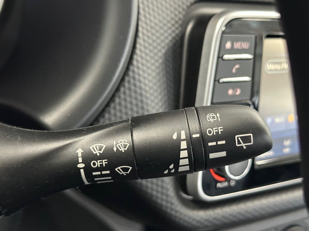 2025 Nissan Kicks Play S in Cowansville, Quebec - 30 - w1024h768px