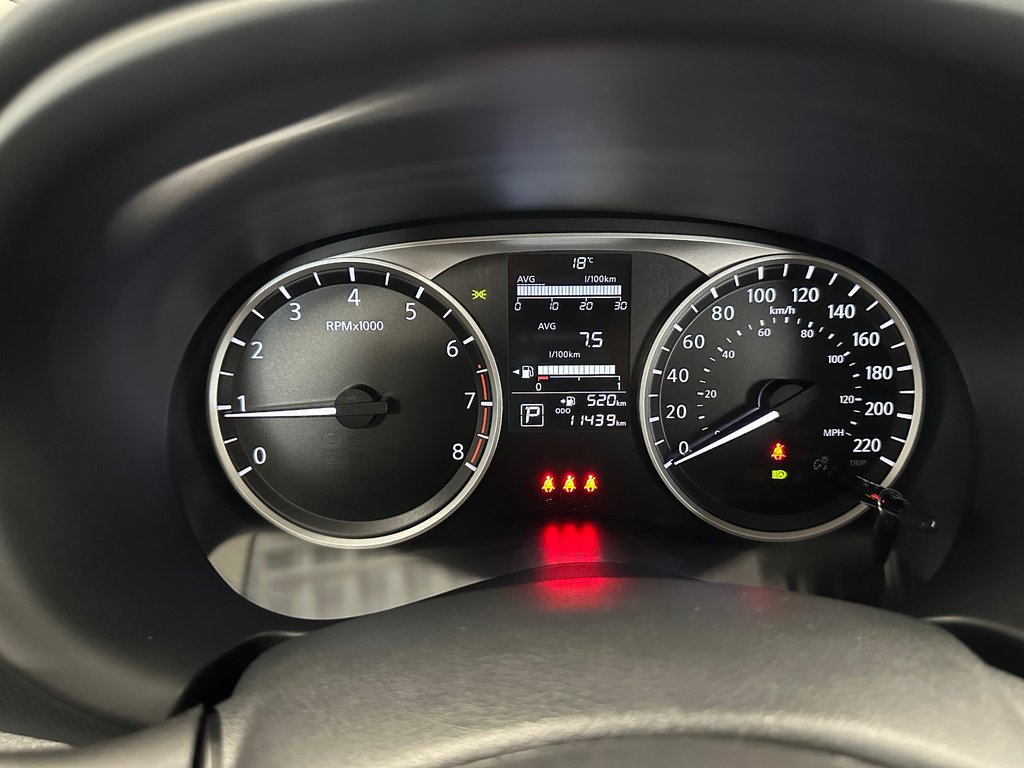 2025 Nissan Kicks Play S in Cowansville, Quebec - 33 - w1024h768px