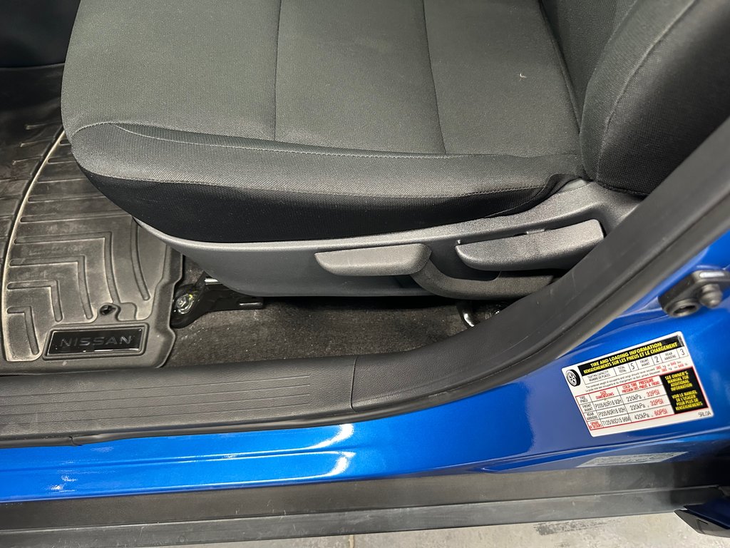 2025 Nissan Kicks Play S in Cowansville, Quebec - 24 - w1024h768px