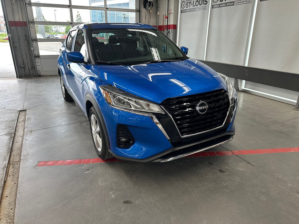 2025 Nissan Kicks Play S in Cowansville, Quebec - 1 - w1024h768px
