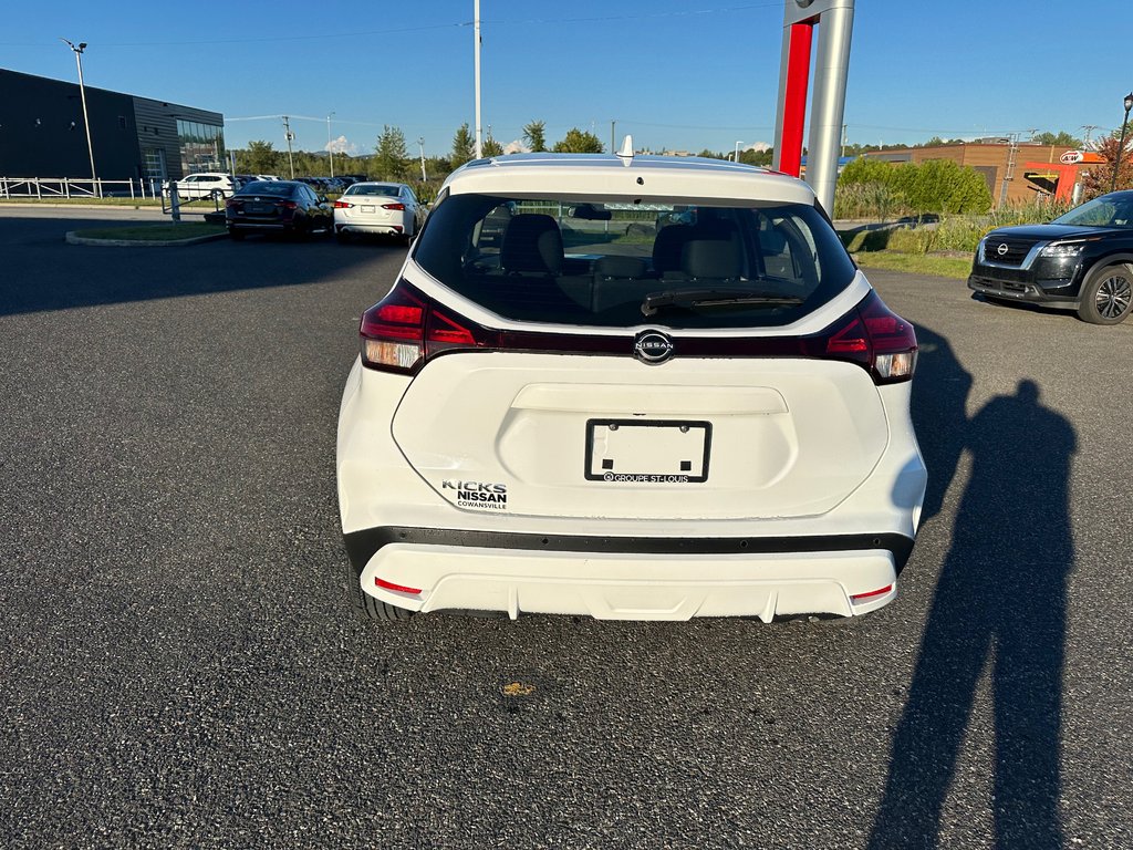 Nissan Kicks Play S 2025 à Cowansville, Québec - 2 - w1024h768px