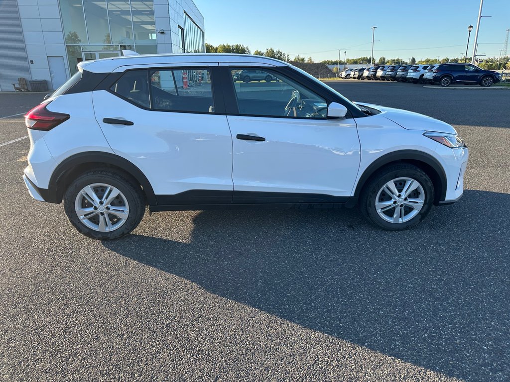 Nissan Kicks Play S 2025 à Cowansville, Québec - 3 - w1024h768px
