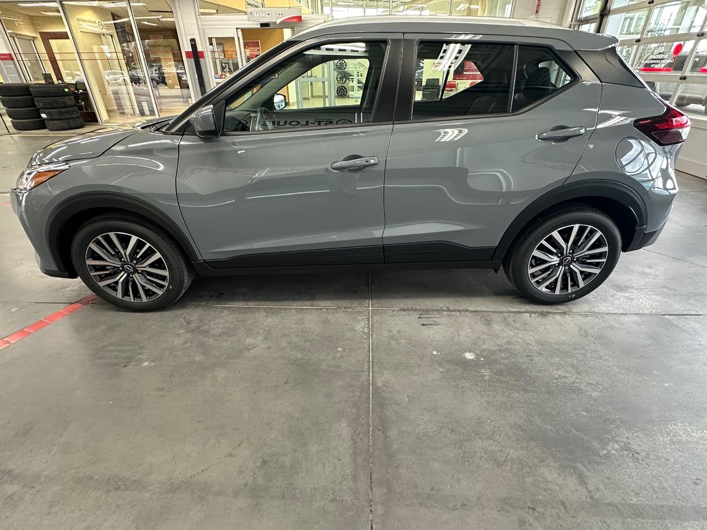 Nissan Kicks Play SV 2025 à Cowansville, Québec - 12 - w1024h768px