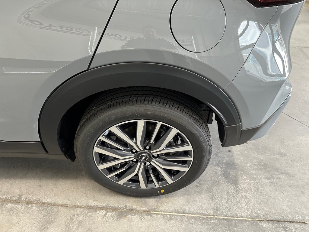 Nissan Kicks Play SV 2025 à Cowansville, Québec - 11 - w1024h768px