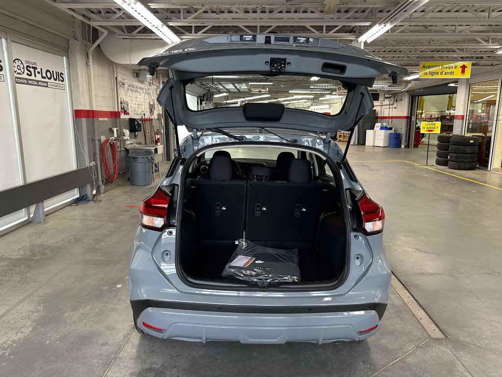Nissan Kicks Play SV 2025 à Cowansville, Québec - 6 - w1024h768px