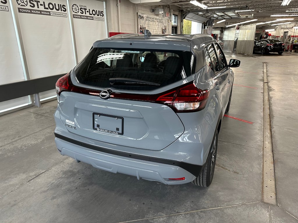 Nissan Kicks Play SV 2025 à Cowansville, Québec - 3 - w1024h768px