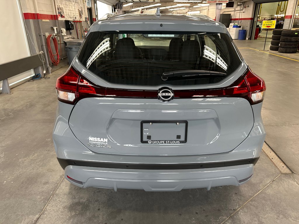 Nissan Kicks Play SV 2025 à Cowansville, Québec - 5 - w1024h768px