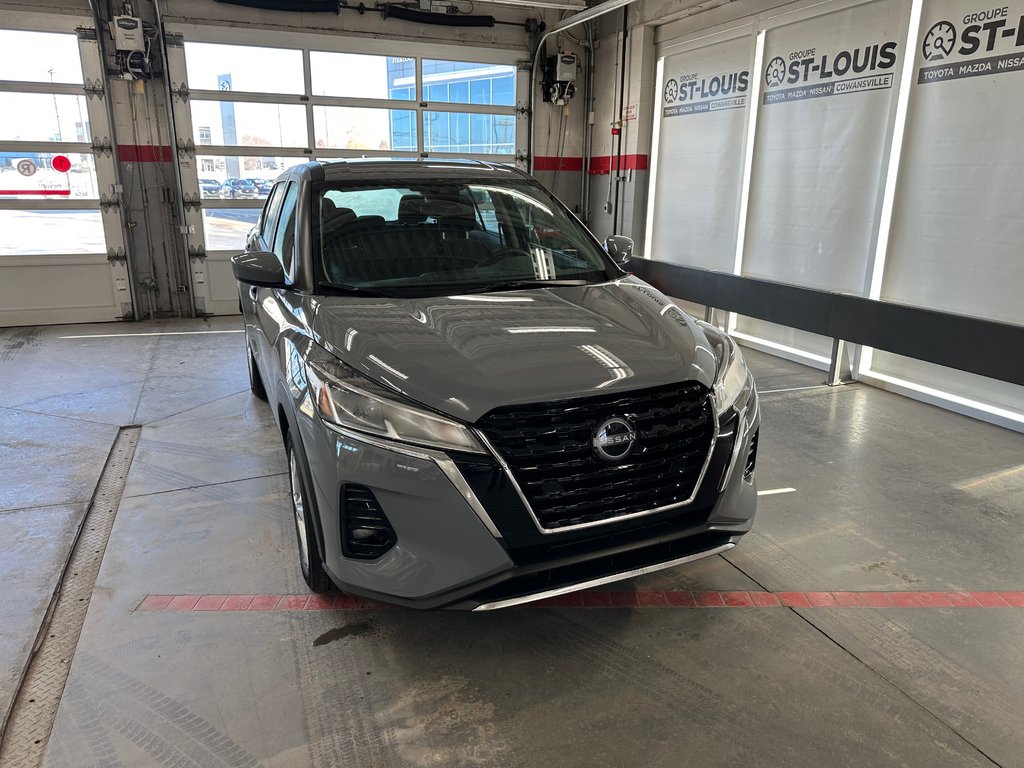 Nissan Kicks Play S 2025 à Cowansville, Québec - 1 - w1024h768px