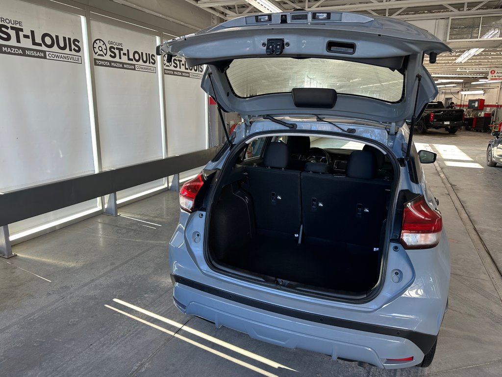 Nissan Kicks Play S 2025 à Cowansville, Québec - 5 - w1024h768px