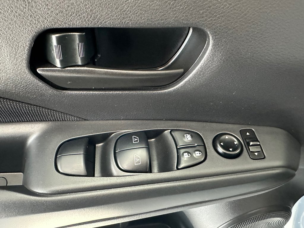 Nissan Kicks Play S 2025 à Cowansville, Québec - 28 - w1024h768px