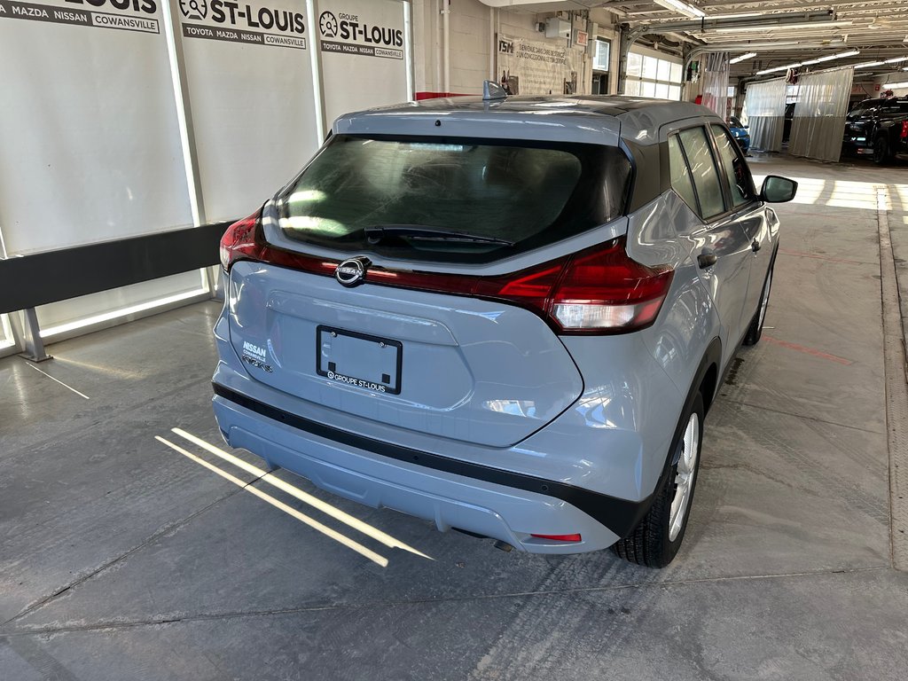 Nissan Kicks Play S 2025 à Cowansville, Québec - 3 - w1024h768px