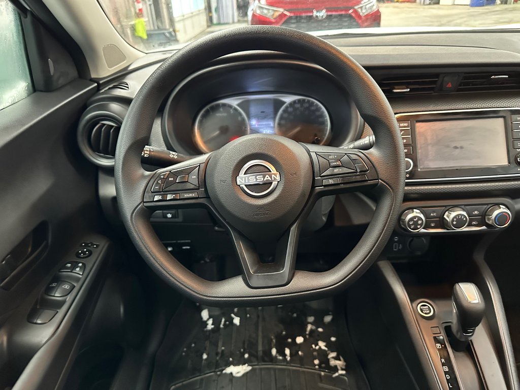 Nissan Kicks Play S 2025 à Cowansville, Québec - 24 - w1024h768px