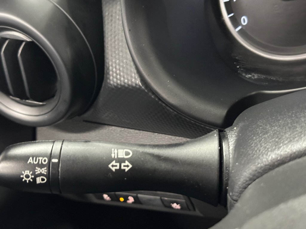 Nissan Kicks Play S 2025 à Cowansville, Québec - 38 - w1024h768px