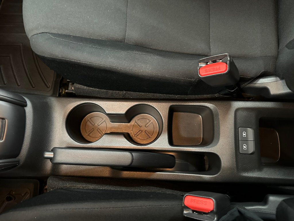 Nissan Kicks Play S 2025 à Cowansville, Québec - 29 - w1024h768px