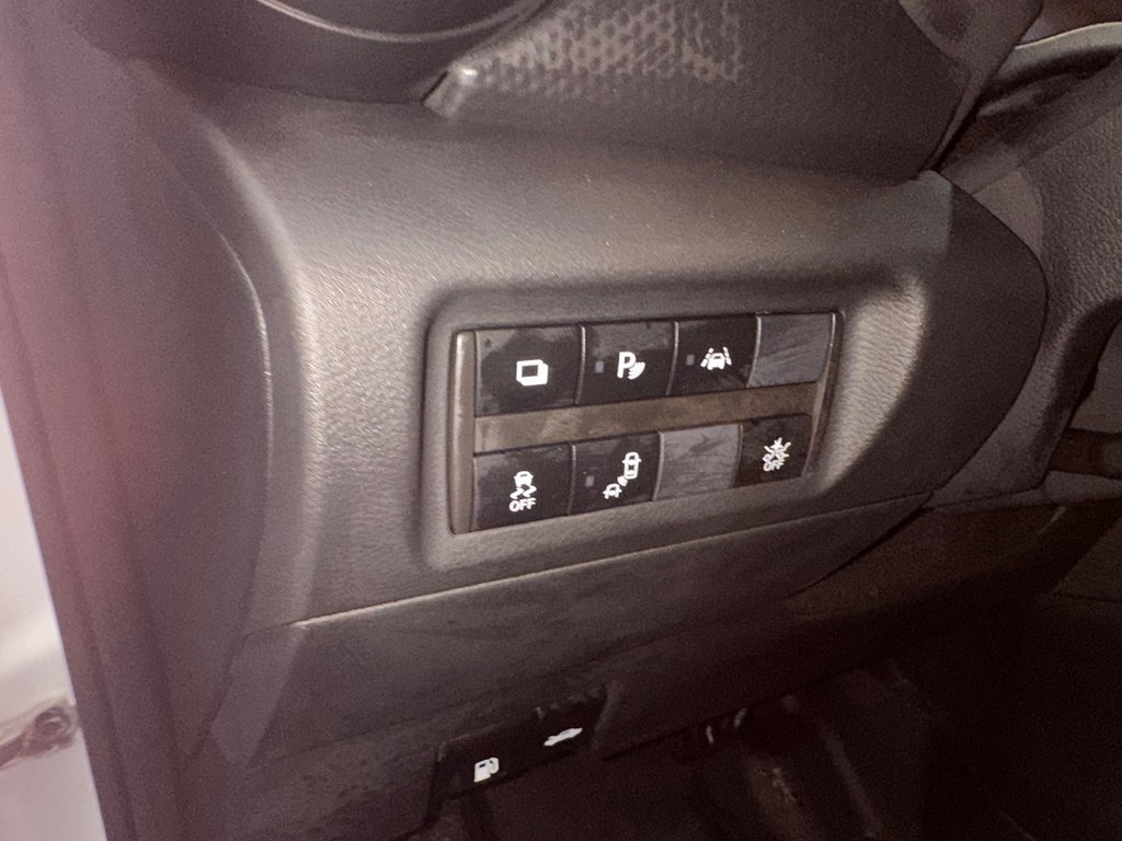 Nissan Kicks Play S 2025 à Cowansville, Québec - 28 - w1024h768px