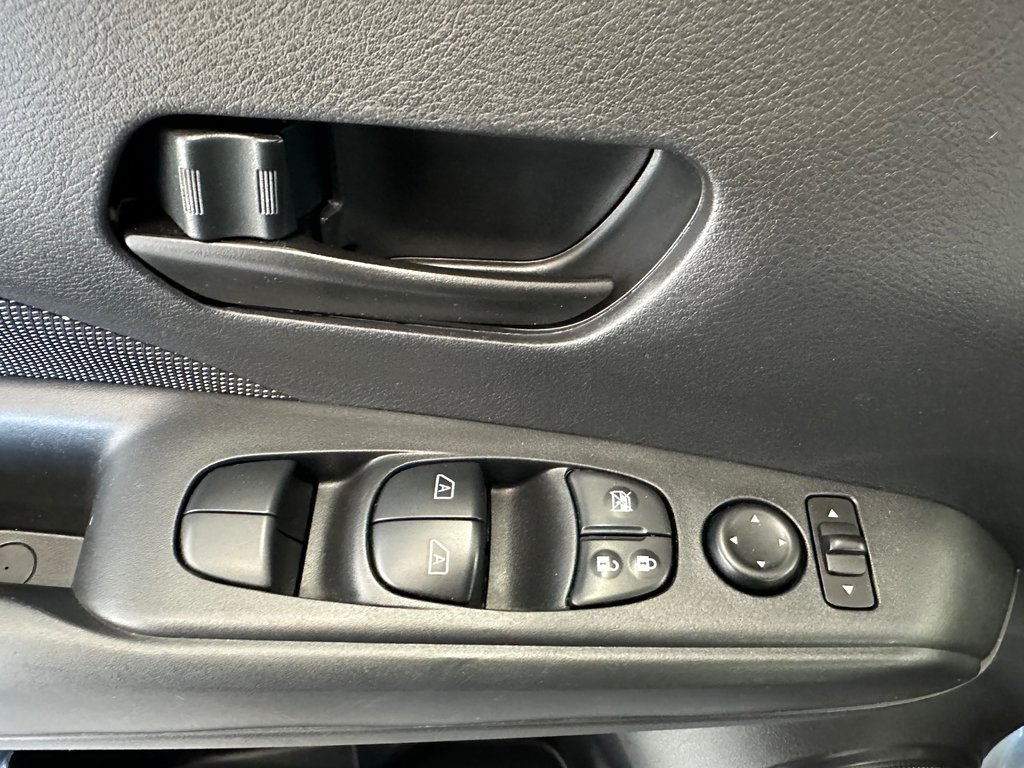 Nissan Kicks S 2020 à Cowansville, Québec - 24 - w1024h768px