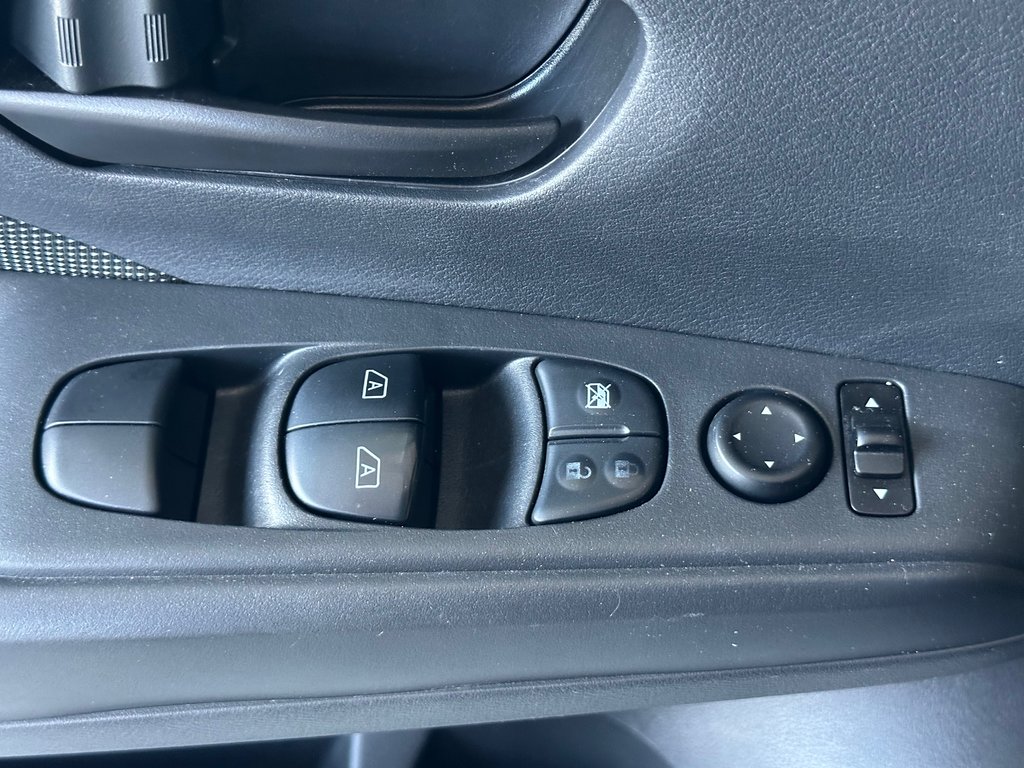 Nissan Kicks S 2020 à Cowansville, Québec - 25 - w1024h768px