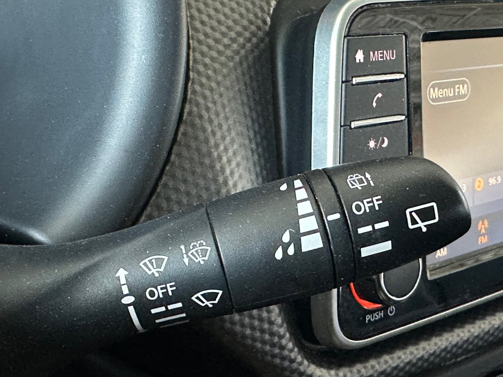 Nissan Kicks S 2020 à Cowansville, Québec - 36 - w1024h768px