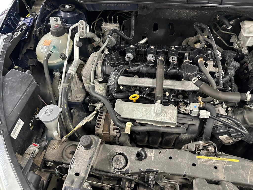 2020 Nissan Kicks S in Cowansville, Quebec - 18 - w1024h768px