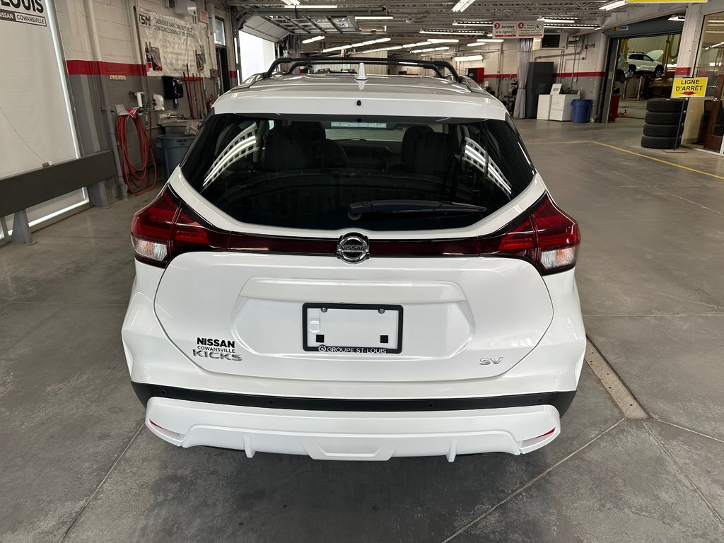 2021 Nissan Kicks SV in Cowansville, Quebec - 4 - w1024h768px