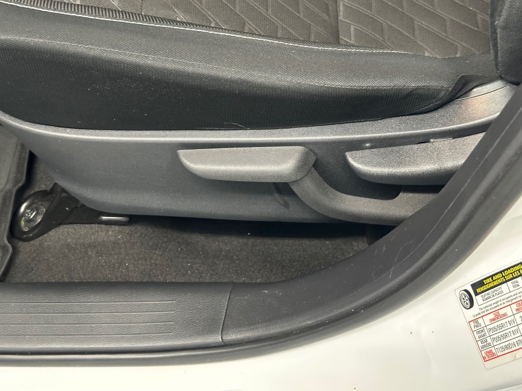 2021 Nissan Kicks SV in Cowansville, Quebec - 23 - w1024h768px