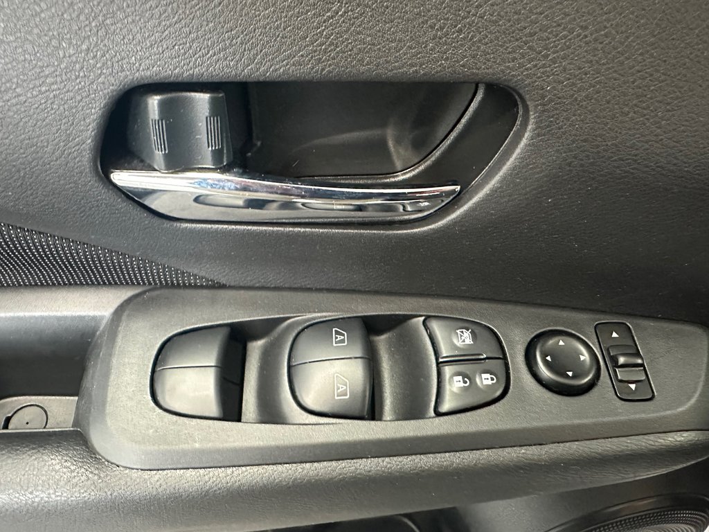 2021 Nissan Kicks SV in Cowansville, Quebec - 24 - w1024h768px