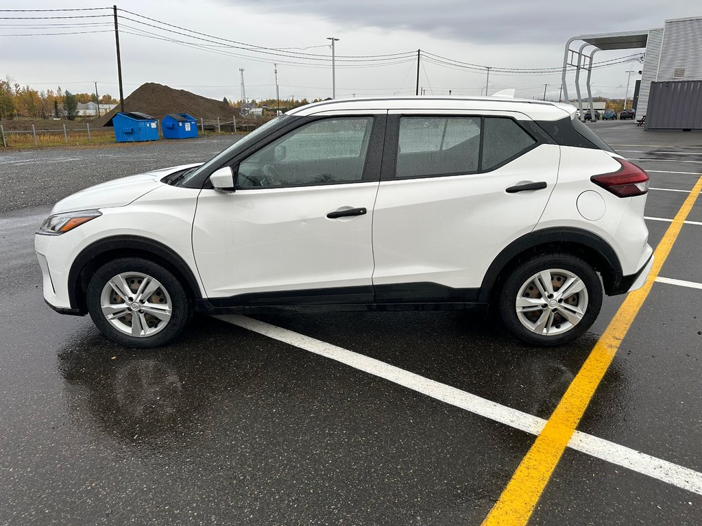 2021 Nissan Kicks S in Cowansville, Quebec - 2 - w1024h768px