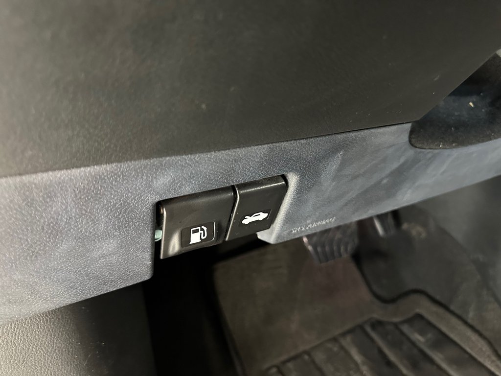 Nissan Kicks S 2021 à Cowansville, Québec - 27 - w1024h768px