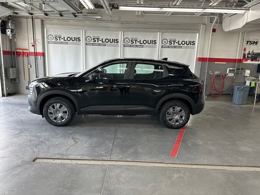 Nissan Kicks S 2025 à Cowansville, Québec - 1 - w1024h768px