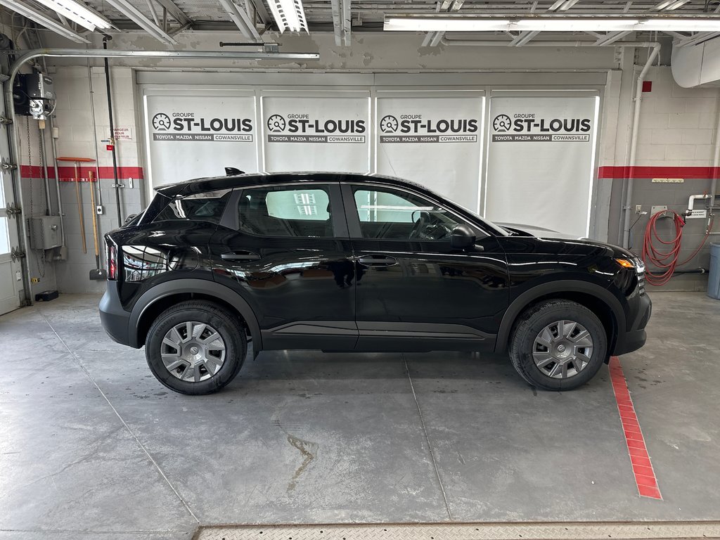 Nissan Kicks S 2025 à Cowansville, Québec - 6 - w1024h768px