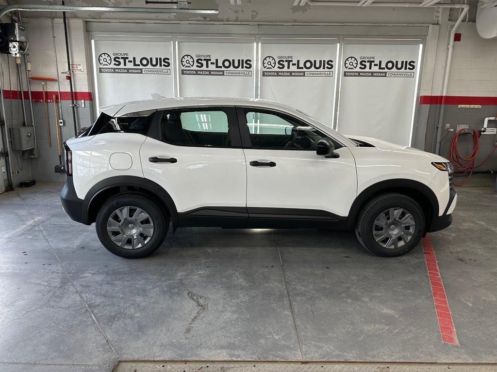 Nissan Kicks S 2025 à Cowansville, Québec - 5 - w1024h768px