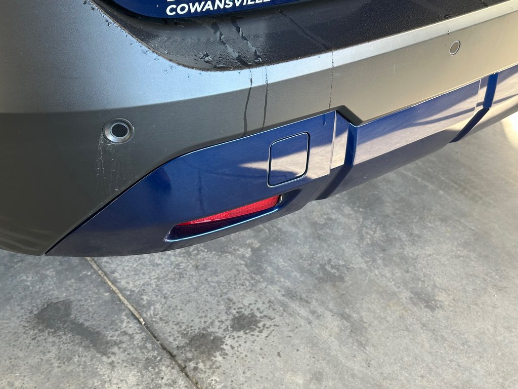 2025 Nissan Kicks SV AWD in Cowansville, Quebec - 7 - w1024h768px