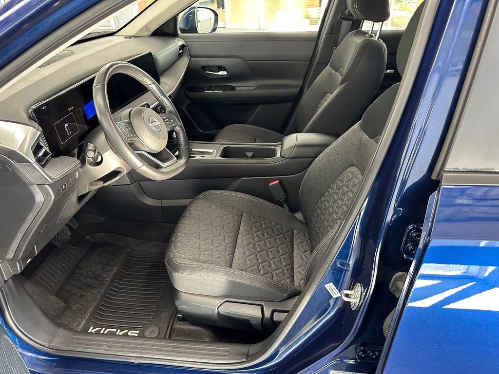 2025 Nissan Kicks SV AWD in Cowansville, Quebec - 25 - w1024h768px