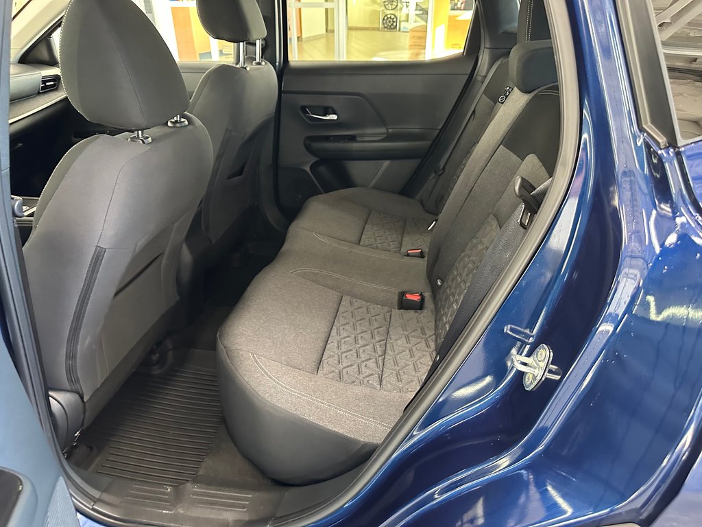 2025 Nissan Kicks SV AWD in Cowansville, Quebec - 21 - w1024h768px