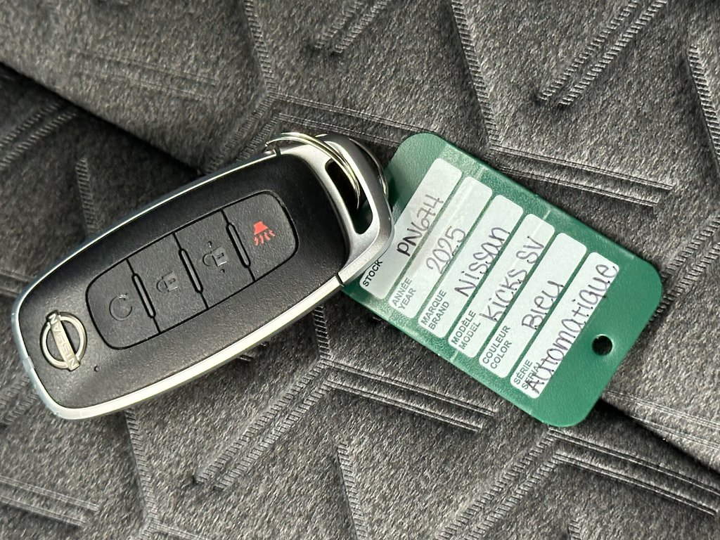 2025 Nissan Kicks SV AWD in Cowansville, Quebec - 41 - w1024h768px