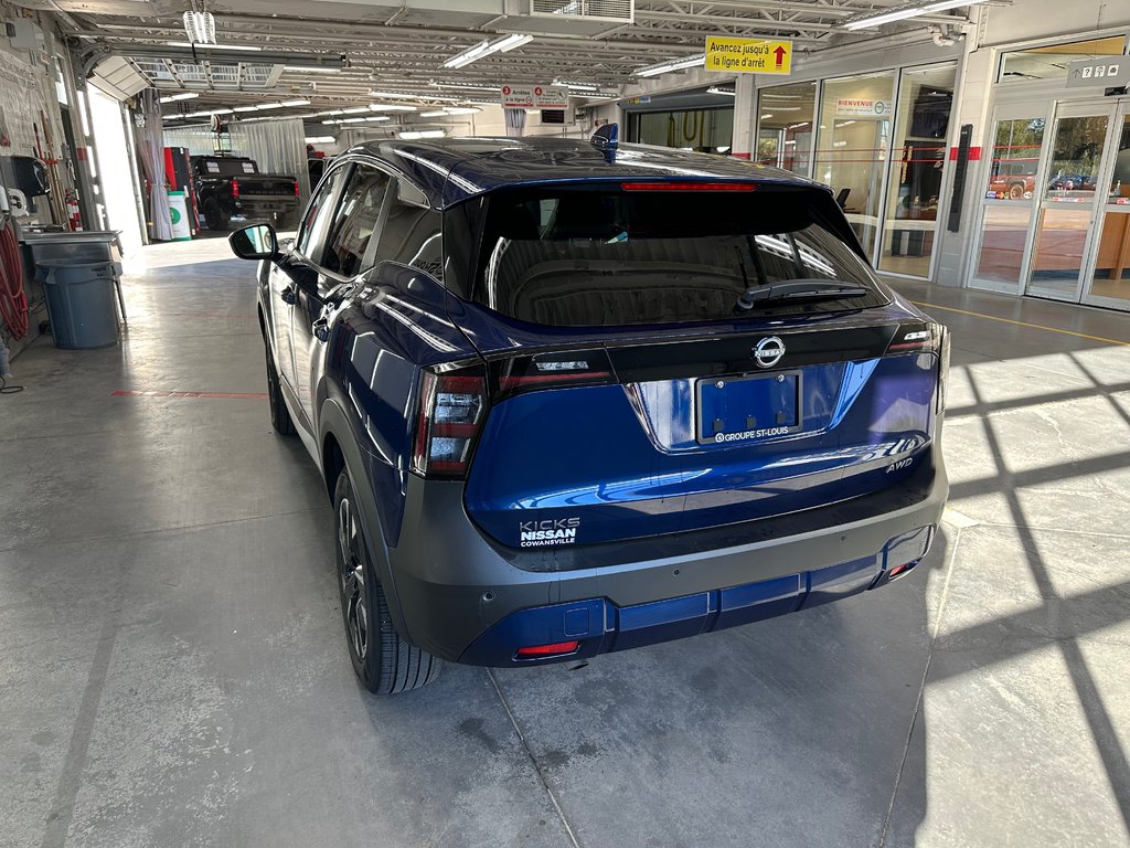 2025 Nissan Kicks SV AWD in Cowansville, Quebec - 10 - w1024h768px