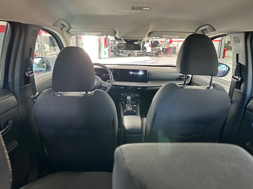 2025 Nissan Kicks SV AWD in Cowansville, Quebec - 6 - w1024h768px