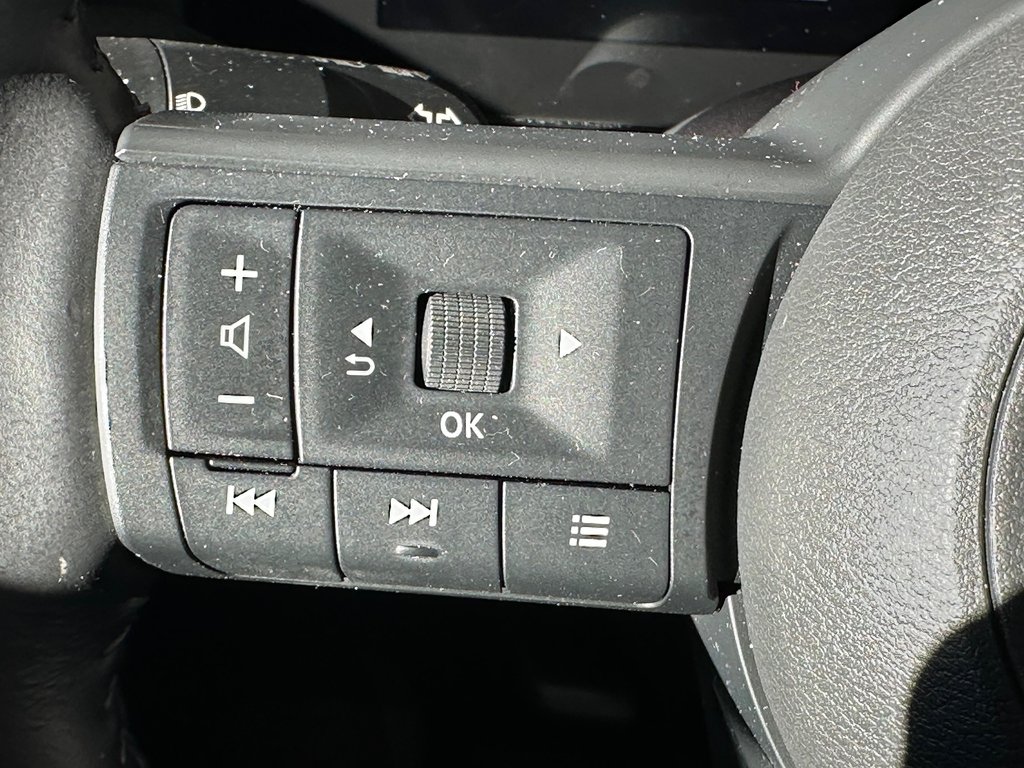 2025 Nissan Kicks SV AWD in Cowansville, Quebec - 37 - w1024h768px