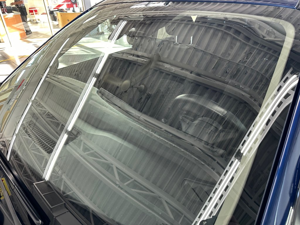 2025 Nissan Kicks SV AWD in Cowansville, Quebec - 15 - w1024h768px