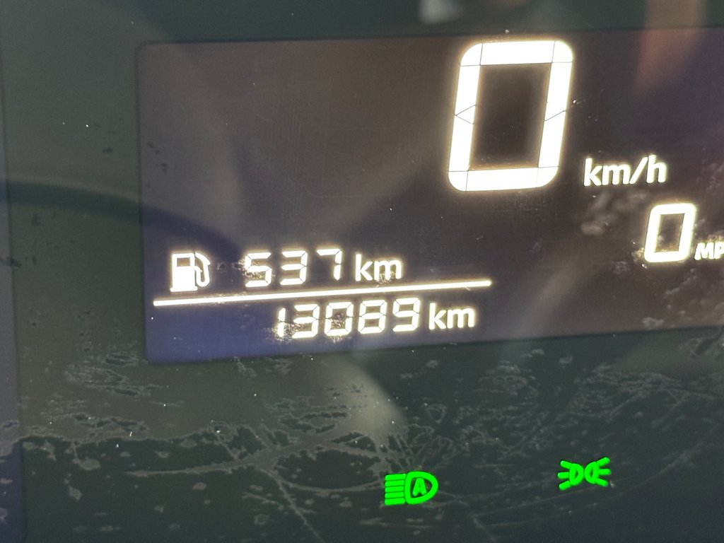 2025 Nissan Kicks S AWD in Cowansville, Quebec - 37 - w1024h768px