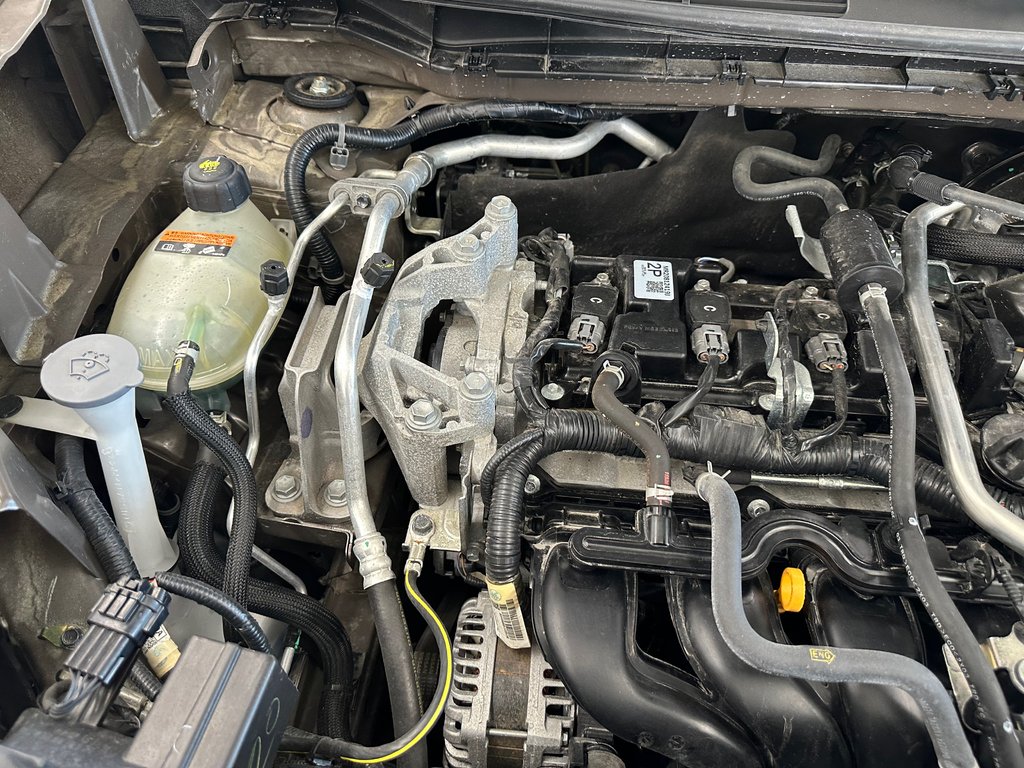 2025 Nissan Kicks S AWD in Cowansville, Quebec - 16 - w1024h768px