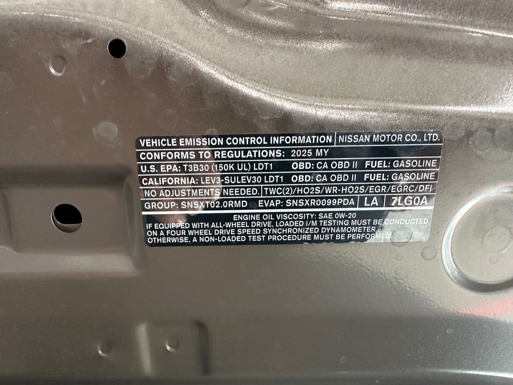 2025 Nissan Kicks S AWD in Cowansville, Quebec - 18 - w1024h768px