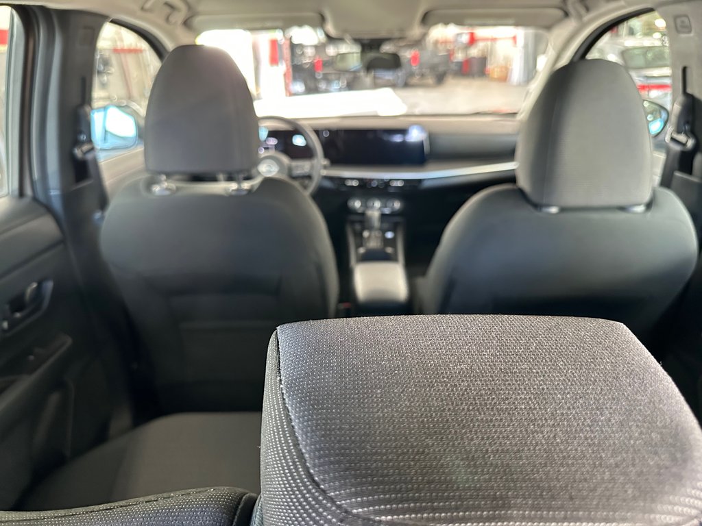 2025 Nissan Kicks S AWD in Cowansville, Quebec - 7 - w1024h768px