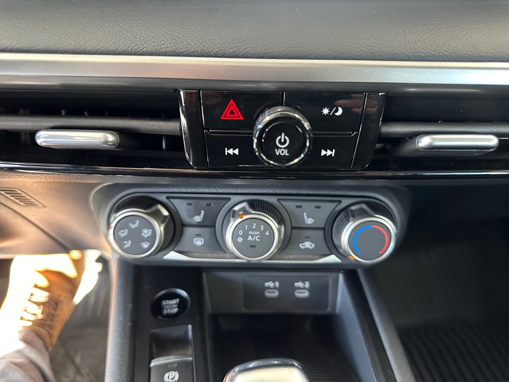 2025 Nissan Kicks S AWD in Cowansville, Quebec - 28 - w1024h768px