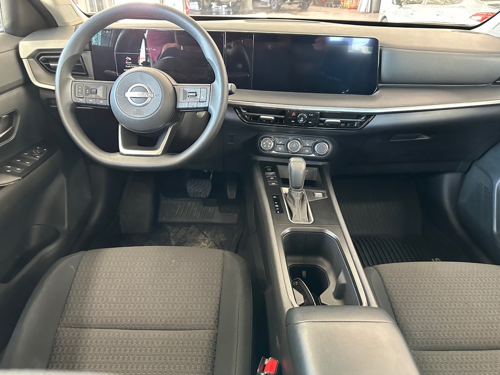 2025 Nissan Kicks S AWD in Cowansville, Quebec - 20 - w1024h768px